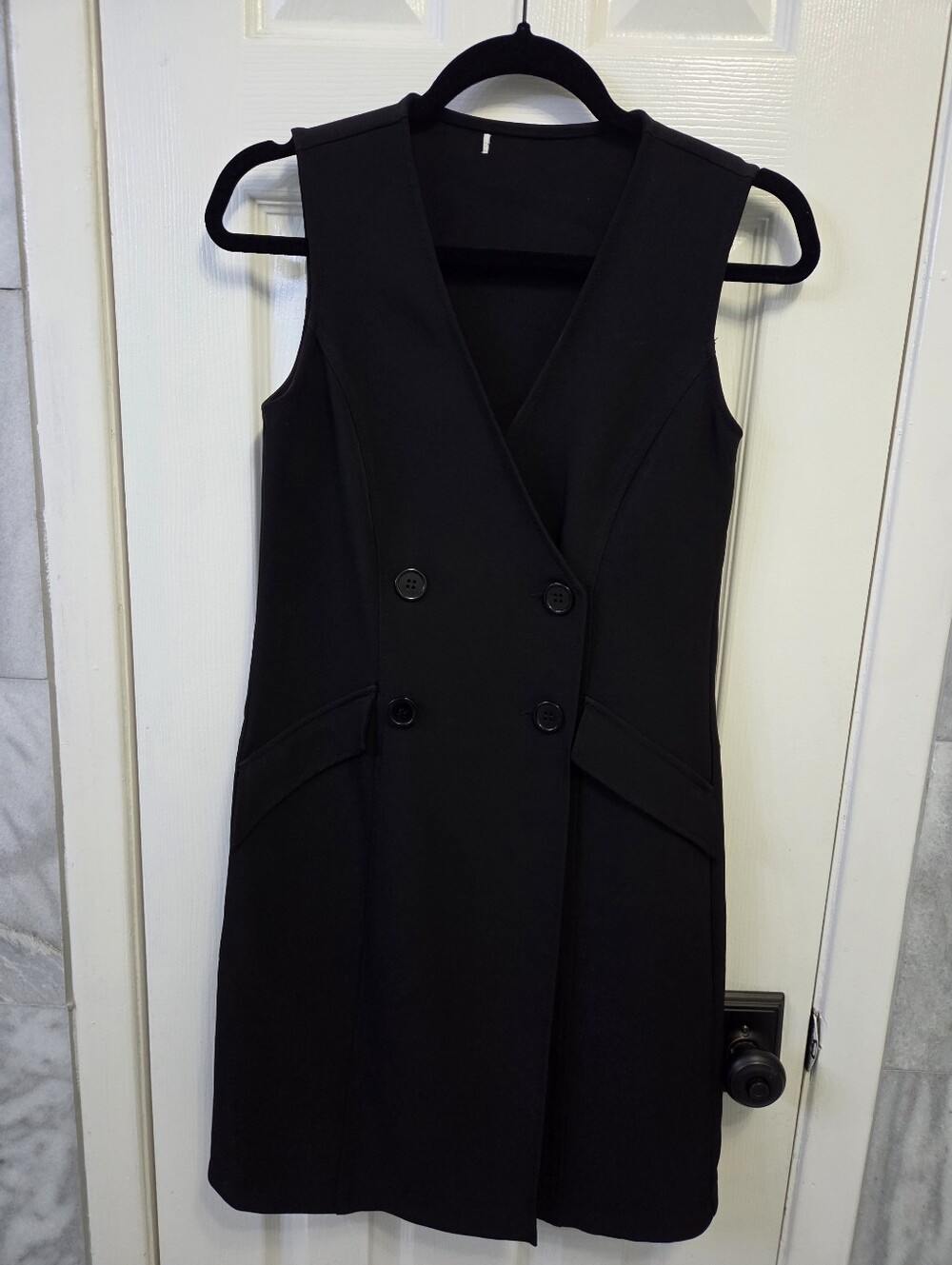 Classic Black Sleeveless Double-Breasted Dress